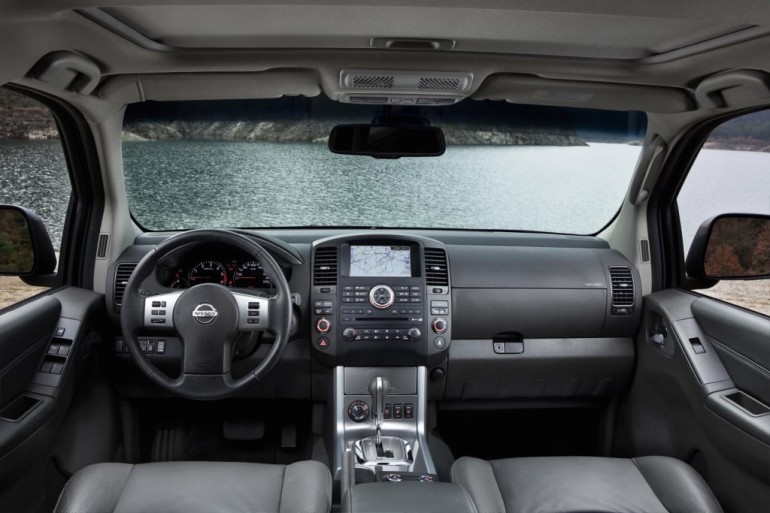nissan_pathfinder_kabina_triodriverblog_9a