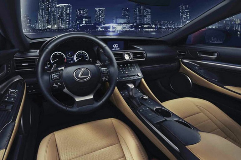 Lexus RC enterijer