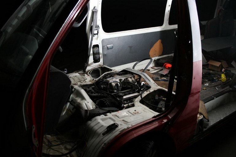 Toyota Hiace V8 Swap