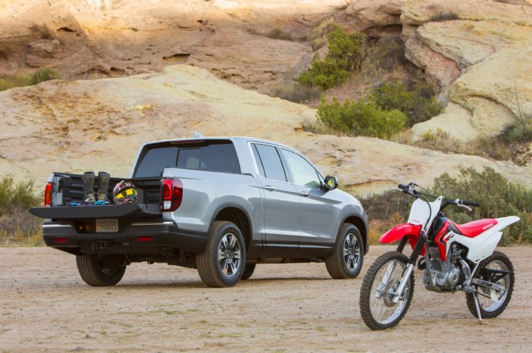 2017-honda-ridgeline-03