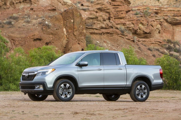 2017-honda-ridgeline-04